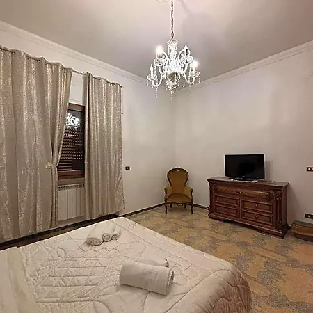 Casa Salento Couette-café Novoli