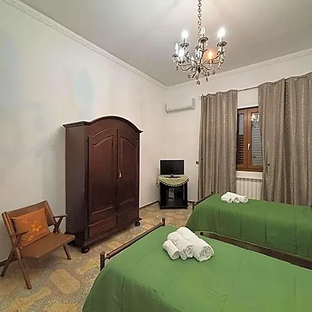 Casa Salento Couette-café Novoli